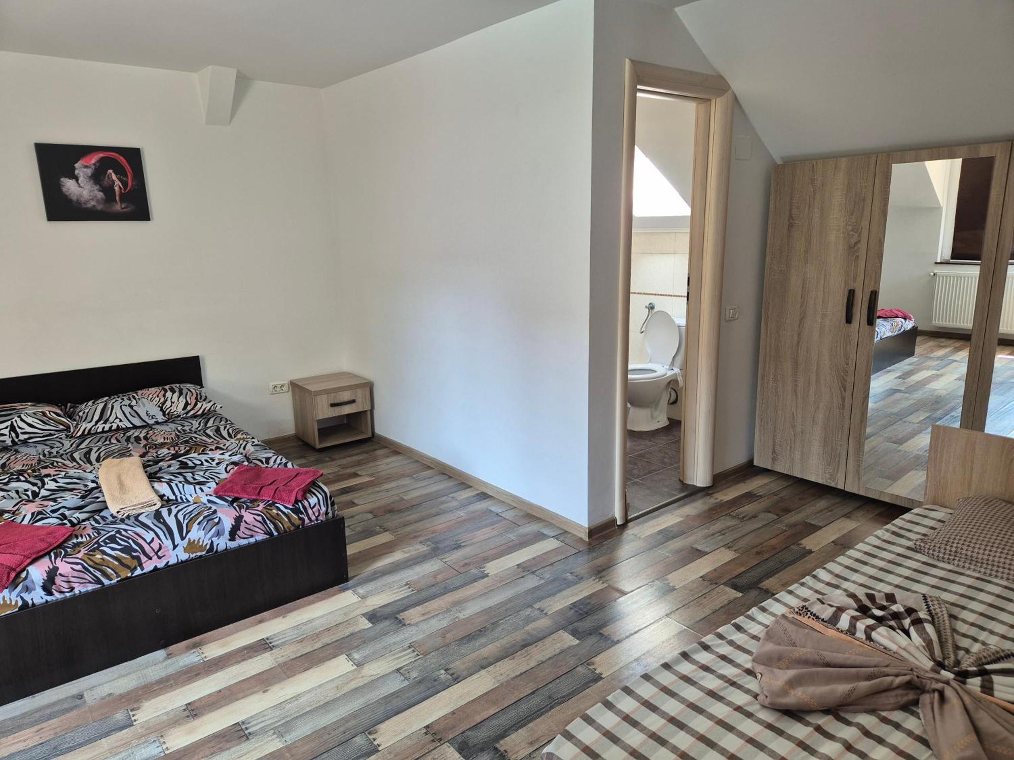 Apartamente De Inchiriat Lucky House Braşov Esterno foto