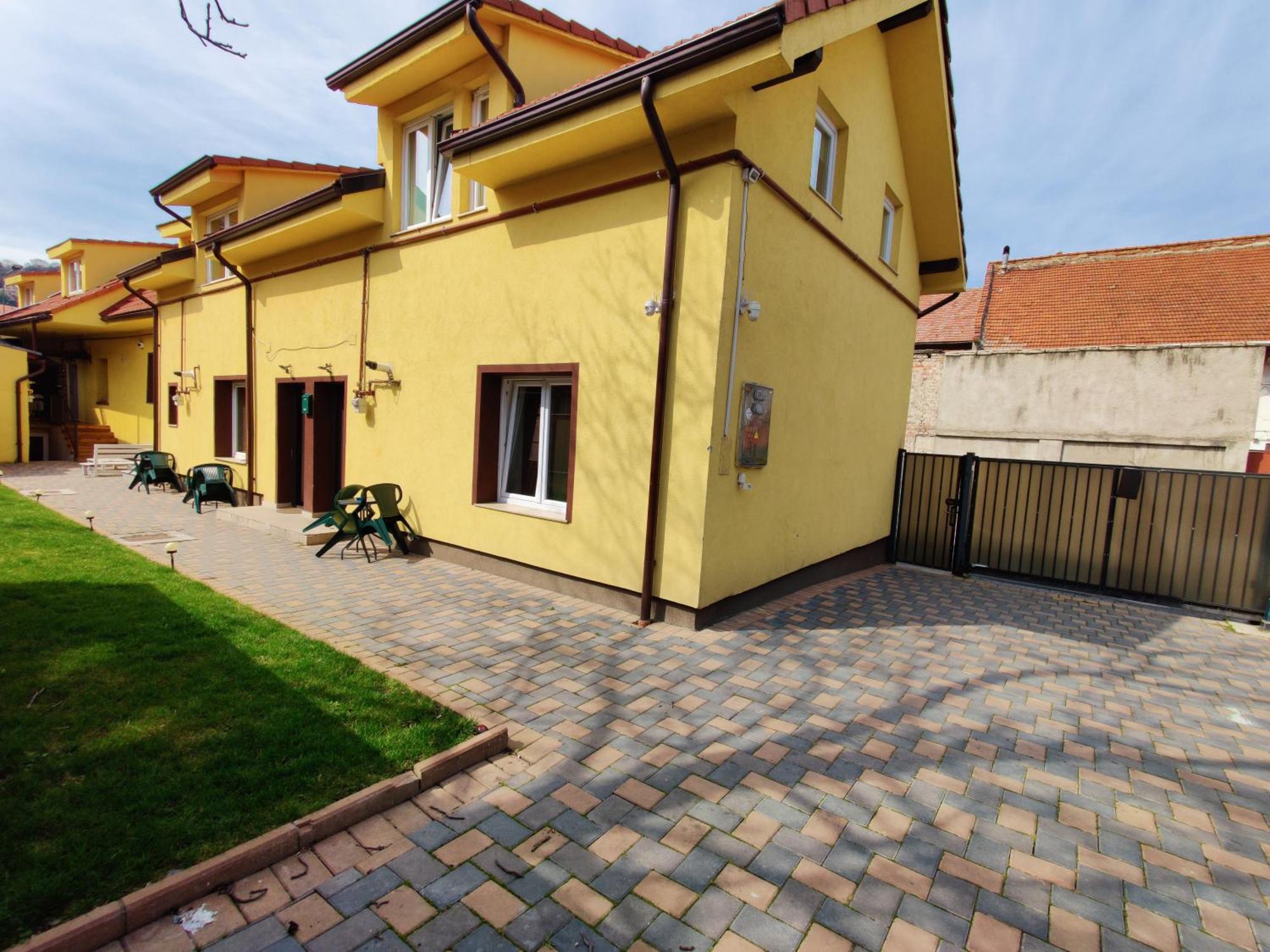 Apartamente De Inchiriat Lucky House Braşov Esterno foto