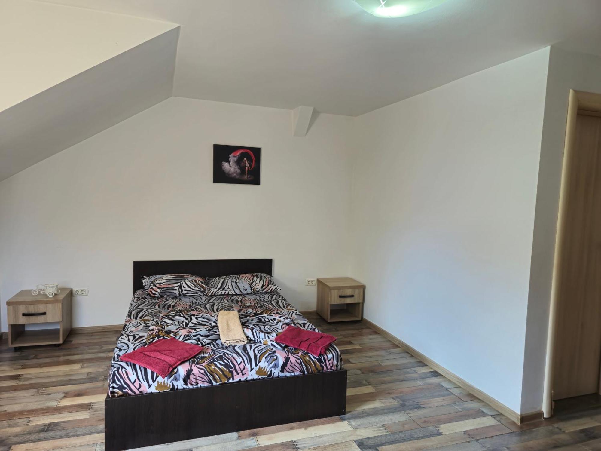 Apartamente De Inchiriat Lucky House Braşov Esterno foto