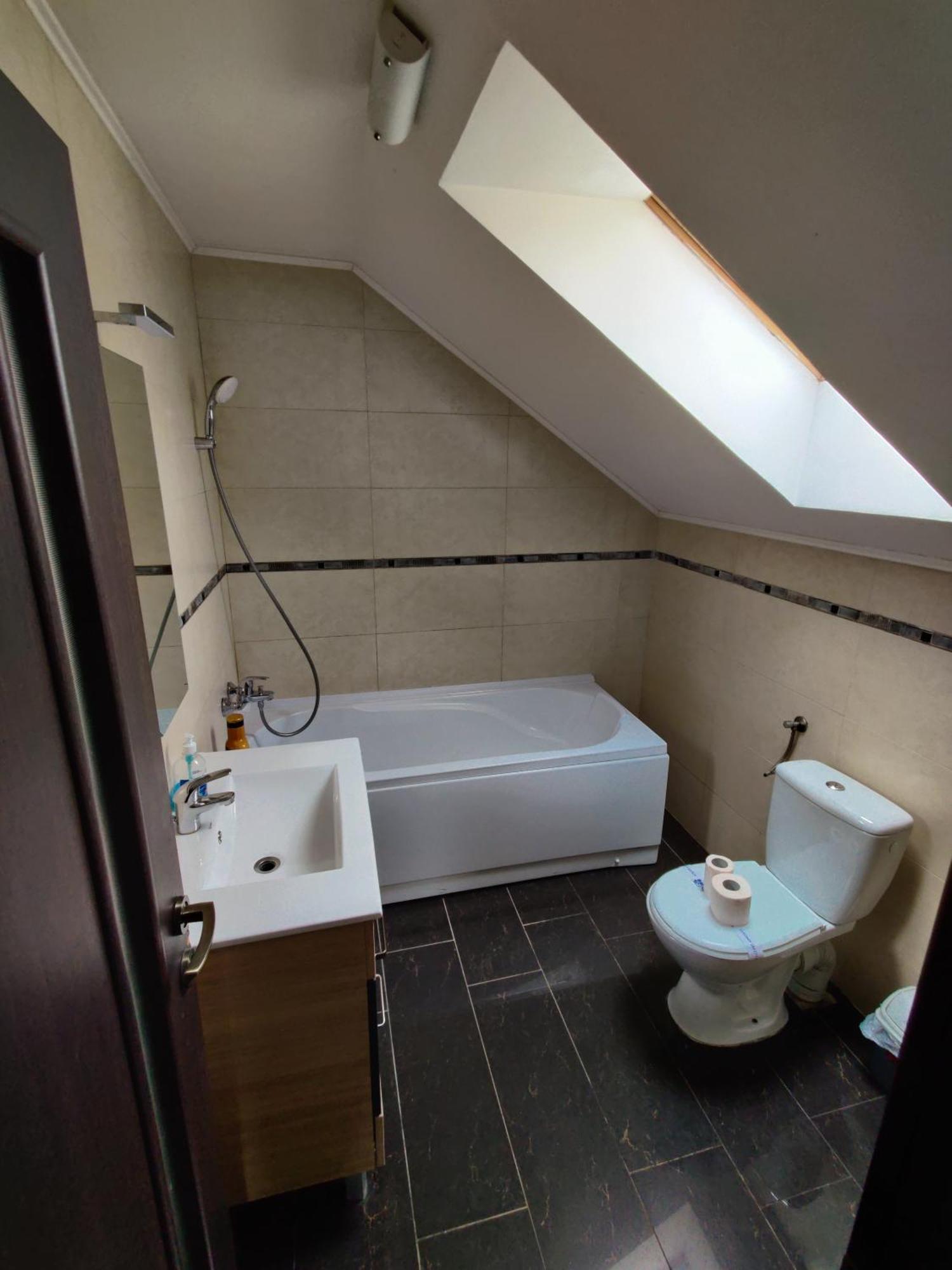 Apartamente De Inchiriat Lucky House Braşov Esterno foto