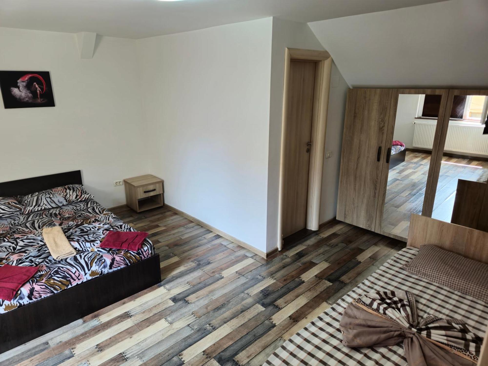 Apartamente De Inchiriat Lucky House Braşov Esterno foto