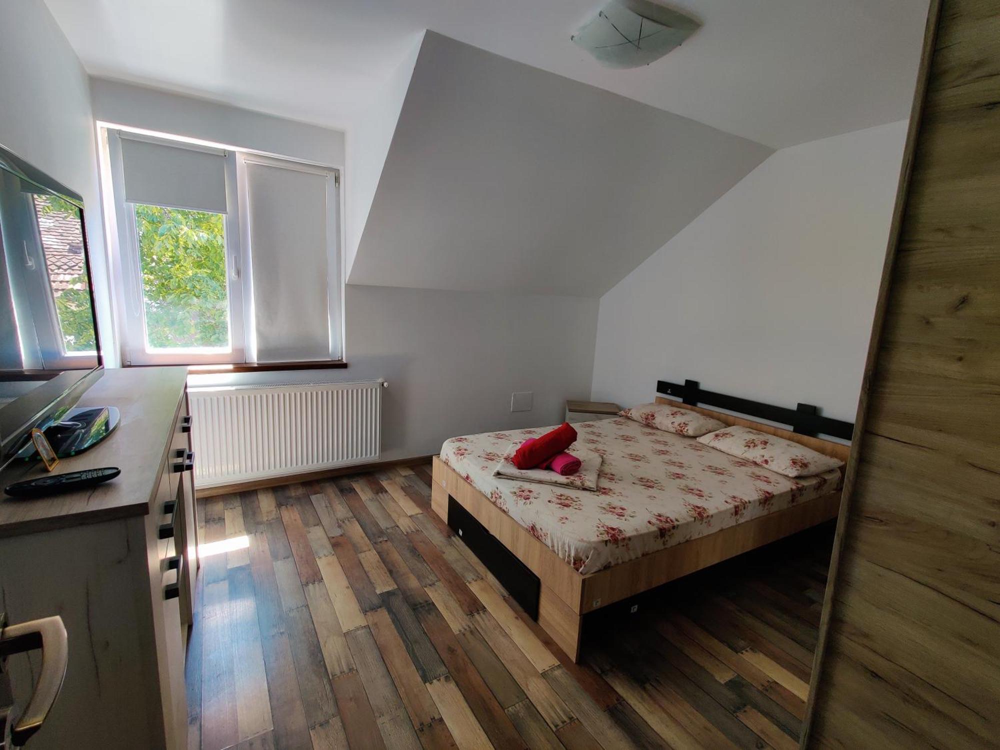 Apartamente De Inchiriat Lucky House Braşov Esterno foto