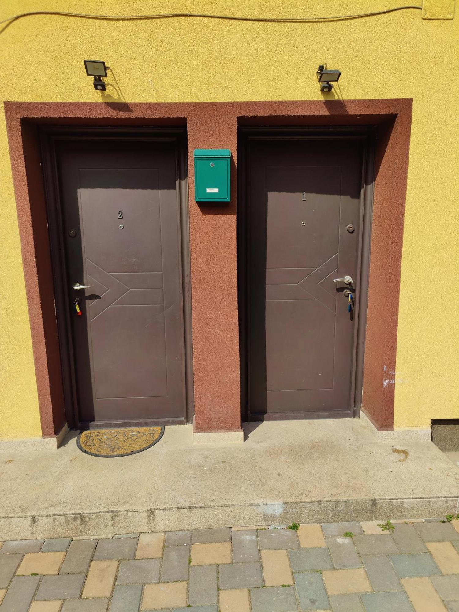 Apartamente De Inchiriat Lucky House Braşov Esterno foto