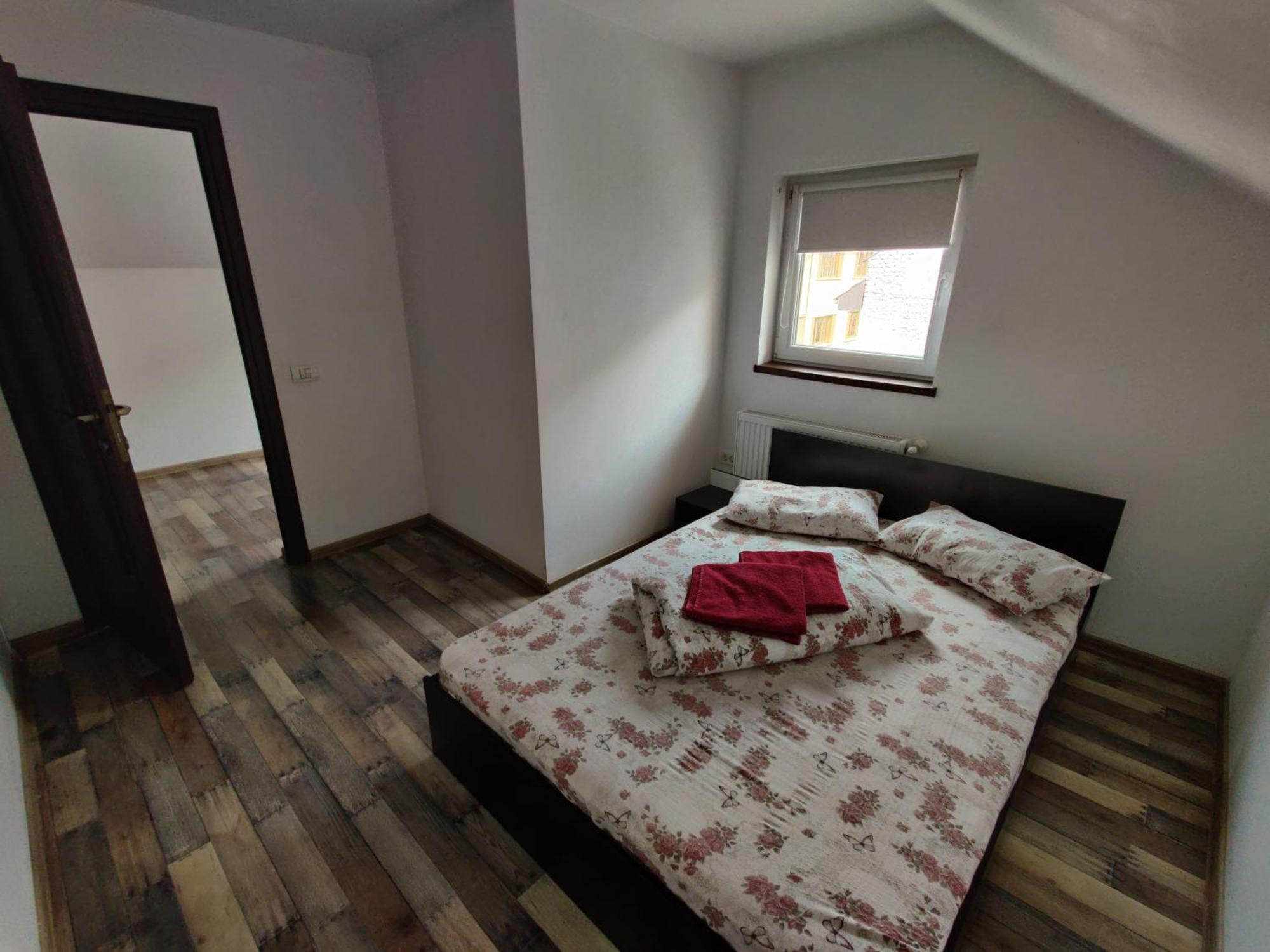 Apartamente De Inchiriat Lucky House Braşov Esterno foto