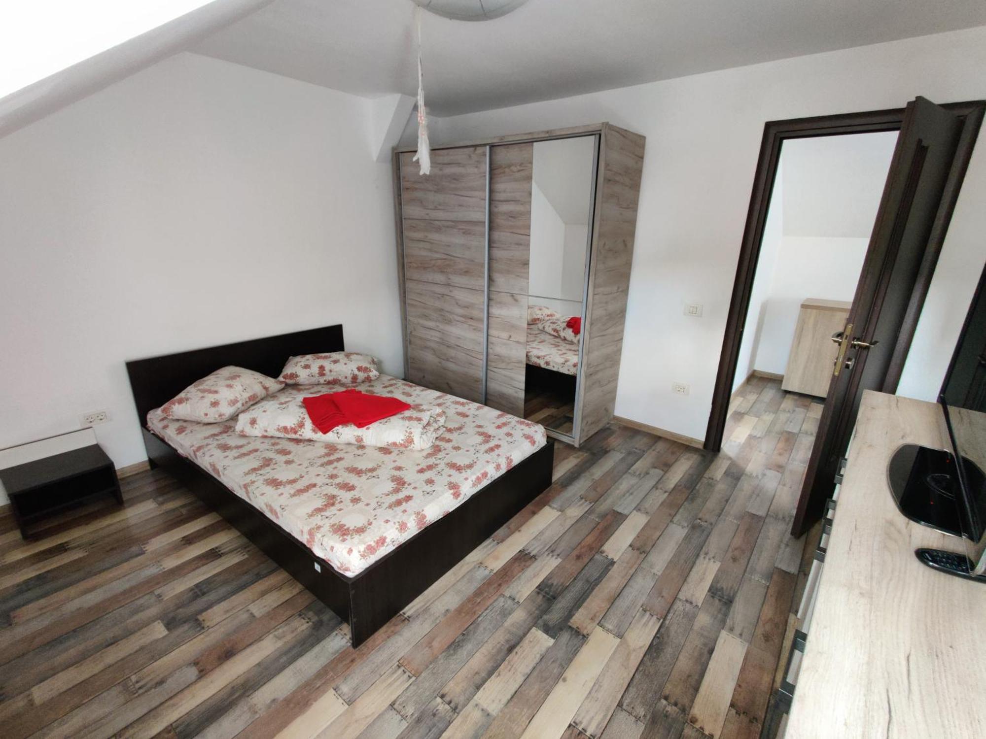 Apartamente De Inchiriat Lucky House Braşov Esterno foto