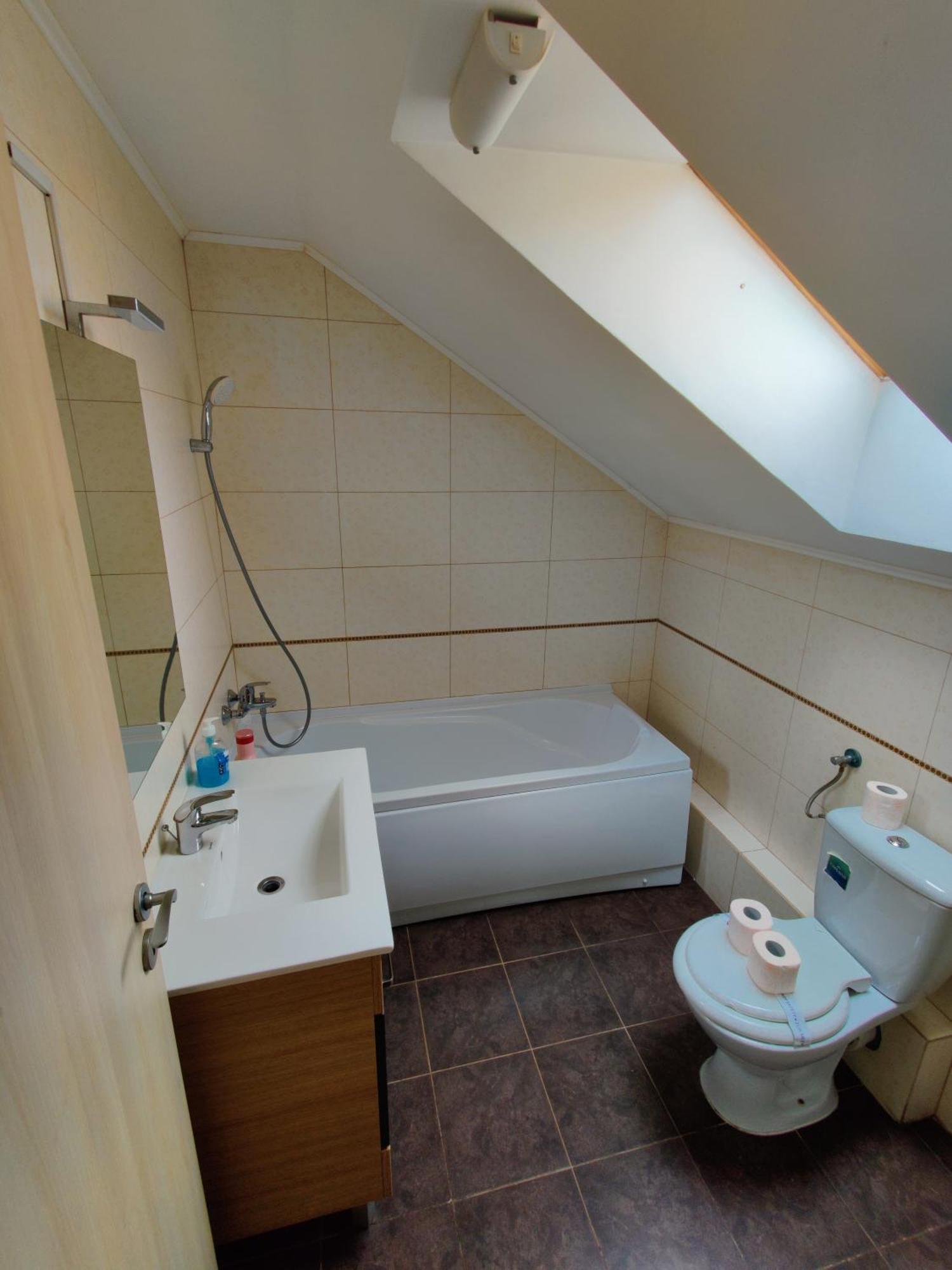 Apartamente De Inchiriat Lucky House Braşov Esterno foto