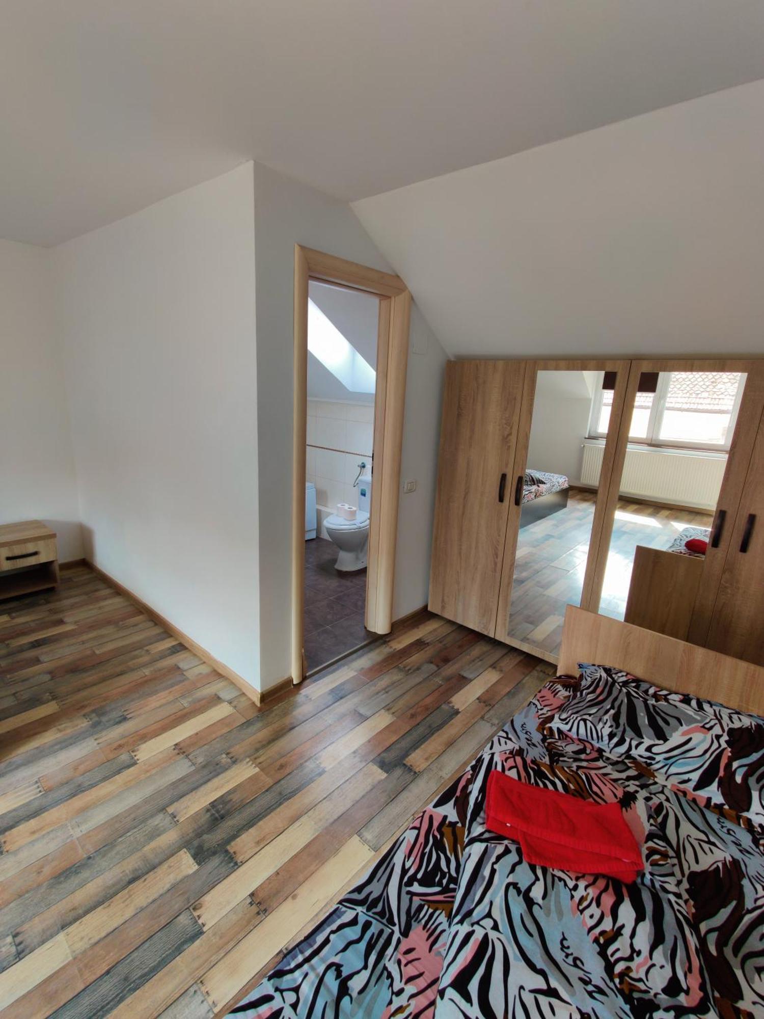 Apartamente De Inchiriat Lucky House Braşov Esterno foto