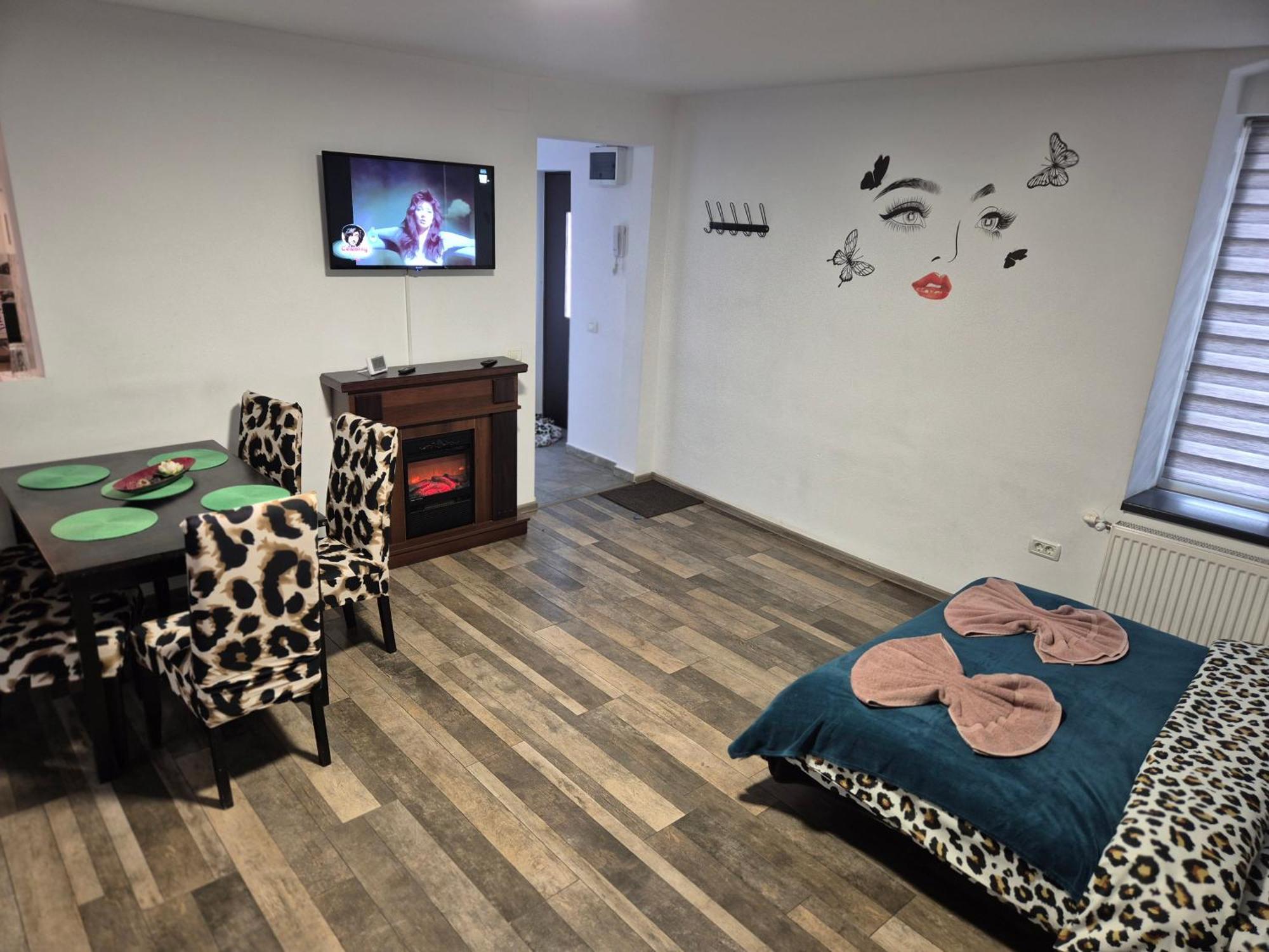 Apartamente De Inchiriat Lucky House Braşov Esterno foto